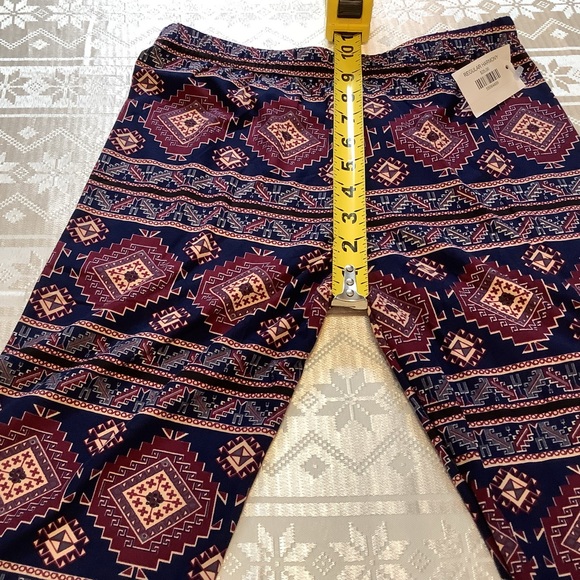 Legging Capris Women’s Regular Harmony Pattern - Picture 6 of 7